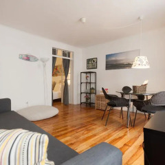Отель Feels Like Home - Central Flat in Bairro Alto Португалия, Лиссабон - отзывы, цены и фото номеров - забронировать отель Feels Like Home - Central Flat in Bairro Alto онлайн комната для гостей фото 3