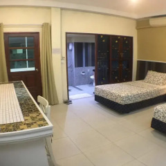 Отель Phuket Airport Suites & Lounge Bar - Club 96 Стандартный номер с двуспальной кроватью фото 12
