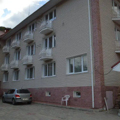Гостиница Uyutnaya Villa Hostel в Красной Поляне отзывы, цены и фото номеров - забронировать гостиницу Uyutnaya Villa Hostel онлайн Красная Поляна парковка