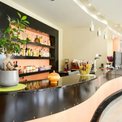 Hotel Oasis гостиничный бар