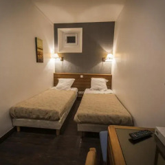 Central Hotel 3* Стандартный номер с 2 отдельными кроватями фото 9