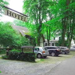 Hotel Am Bauenhaus парковка