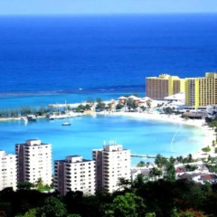 Отель Beach-side condos at Turtle Beach Towers пляж