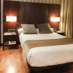 Zenit Valencia Hotel сейф в номере