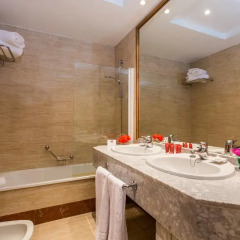 Leonardo Hotel Granada 4* Номер Комфорт с различными типами кроватей фото 5