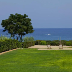 Отель Kerri W Seafront Villa пляж