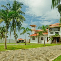 Отель Aaron Beach Villa
