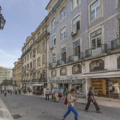 5 Sins Chiado Hostel Стандартный номер с двуспальной кроватью (общая ванная комната)