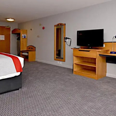 Отель Holiday Inn Express Liverpool-Albert Dock Великобритания, Ливерпуль - отзывы, цены и фото номеров - забронировать отель Holiday Inn Express Liverpool-Albert Dock онлайн удобства в номере фото 2
