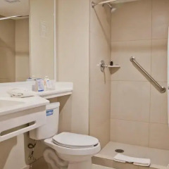 Отель City Express Mazatlán 3* Стандартный номер с различными типами кроватей фото 4
