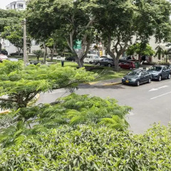 Отель Departamento Ovalo Gutierrez Miraflores парковка