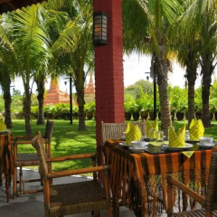 Thazin Garden Hotel питание