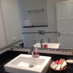Отель Vtsix Condo Service at View Talay Condo ванная фото 2