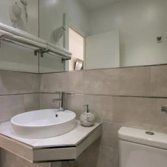 Отель Hostal Met Madrid Стандартный номер с двуспальной кроватью фото 8