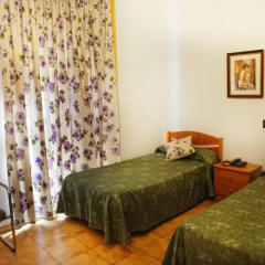 Отель Hostal Ramos Стандартный номер фото 9