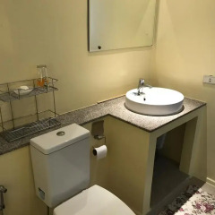 Отель Baan Somprasong Condominium ванная фото 2