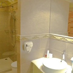 Отель Kingston Suites Bangkok 4* Улучшенный номер с различными типами кроватей фото 16