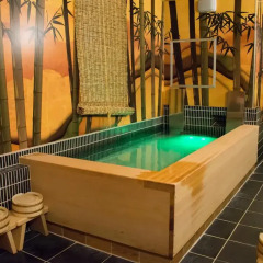 Отель Centurion Cabin & Spa – Caters to Women (отель для женщин) Япония, Токио - отзывы, цены и фото номеров - забронировать отель Centurion Cabin & Spa – Caters to Women (отель для женщин) онлайн бассейн
