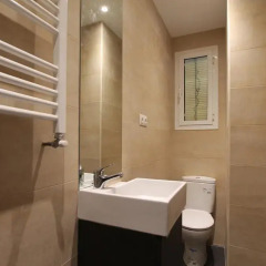 Отель Apartamentos Dali Madrid Испания, Мадрид - отзывы, цены и фото номеров - забронировать отель Apartamentos Dali Madrid онлайн ванная