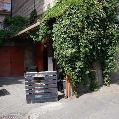 Zebra Hostel & Tours парковка