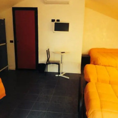 Milano Hostel Стандартный семейный номер с двуспальной кроватью фото 5