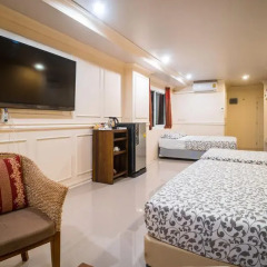 Отель Phuket Airport Suites & Lounge Bar - Club 96 Семейный люкс с двуспальной кроватью фото 7