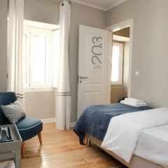 Отель Flores Guest House 4* Стандартный номер с различными типами кроватей фото 3
