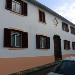 Отель Apartamentos São João парковка