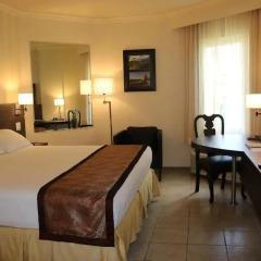 Отель Copantl Convention Center 4* Люкс