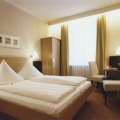 Hotel Jedermann 2* Стандартный номер с двуспальной кроватью фото 3