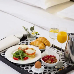 Гостиница Four Elements Ekaterinburg 4* Люкс двуспальная кровать фото 6