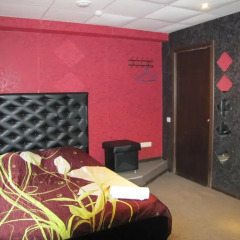 Гостиница Guest House Revolyutsii 28 в Перми 4 отзыва об отеле, цены и фото номеров - забронировать гостиницу Guest House Revolyutsii 28 онлайн Пермь комната для гостей фото 2