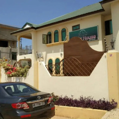Отель KCS Guest House парковка