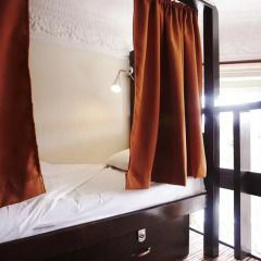 Отель Palmers Lodge Swiss Cottage Кровать в общем номере фото 9