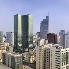 Отель The Reverie Saigon Residential Suites 5* Люкс с различными типами кроватей фото 49