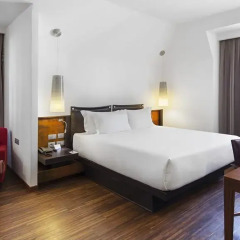 Отель NH Milano Touring 4* Стандартный номер с двуспальной кроватью фото 6