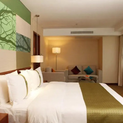 Отель Holiday Inn Donghua 4* Номер Делюкс фото 2