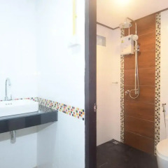 Lanta Long Beach Hostel Кровать в общем номере с двухъярусной кроватью фото 11