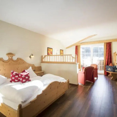 Отель Alphotel Tyrol 4* Люкс