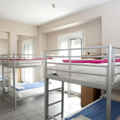 Отель Athens Backpackers Кровать в общем номере с двухъярусной кроватью фото 3