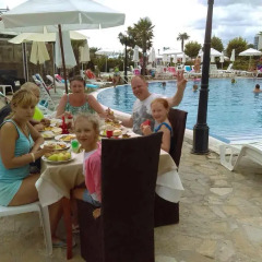 Fiesta M Hotel бассейн