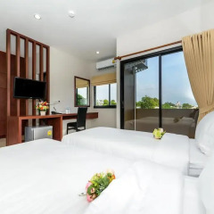 Отель The Topaz Residence 3* Номер Делюкс с 2 отдельными кроватями