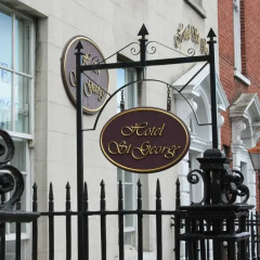 Hotel St. George by The Key Collection гостиничный бар