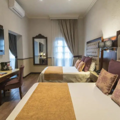 Отель Morales Historical And Colonial Downtown Core 4* Люкс