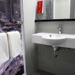 Отель Red Planet Bangkok Surawong 3* Стандартный номер с различными типами кроватей фото 5