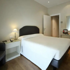 National Hotel 4* Представительский номер разные типы кроватей