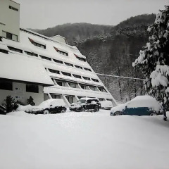Everest Hotel парковка