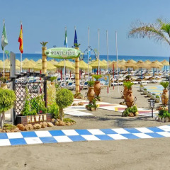 Отель Hostal Micaela бассейн