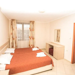 Апартаменты Holiday Apartments Severina Солнечный берег комната для гостей фото 3