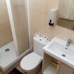 Отель Hostal LK Стандартный номер с различными типами кроватей фото 16